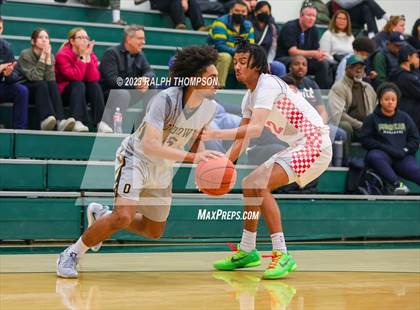 Thumbnail 1 in Bishop O'Dowd vs. Taft (MLK Classic @ De La Salle) photogallery.