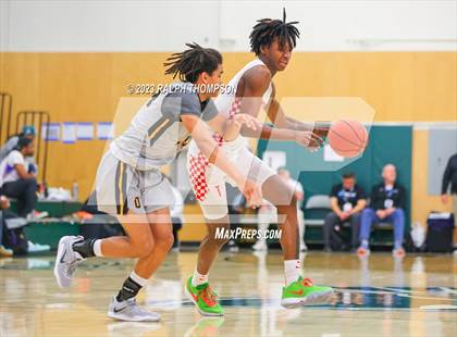 Thumbnail 3 in Bishop O'Dowd vs. Taft (MLK Classic @ De La Salle) photogallery.