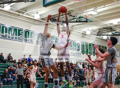 Thumbnail 3 in Bishop O'Dowd vs. Taft (MLK Classic @ De La Salle) photogallery.