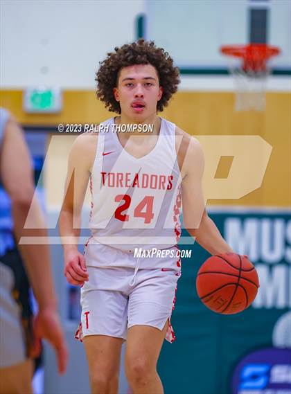 Thumbnail 3 in Bishop O'Dowd vs. Taft (MLK Classic @ De La Salle) photogallery.