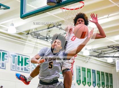 Thumbnail 1 in Bishop O'Dowd vs. Taft (MLK Classic @ De La Salle) photogallery.