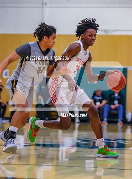 Thumbnail 1 in Bishop O'Dowd vs. Taft (MLK Classic @ De La Salle) photogallery.