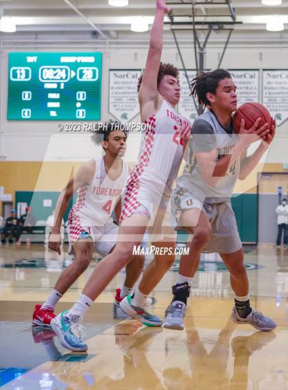 Thumbnail 2 in Bishop O'Dowd vs. Taft (MLK Classic @ De La Salle) photogallery.