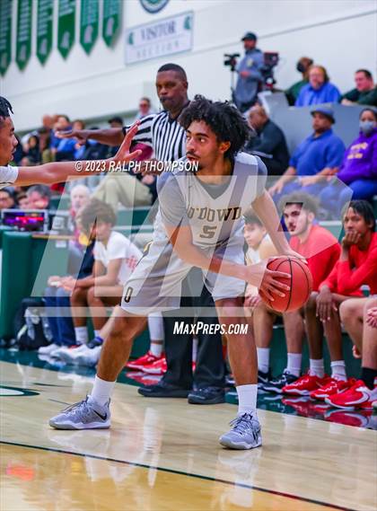 Thumbnail 1 in Bishop O'Dowd vs. Taft (MLK Classic @ De La Salle) photogallery.