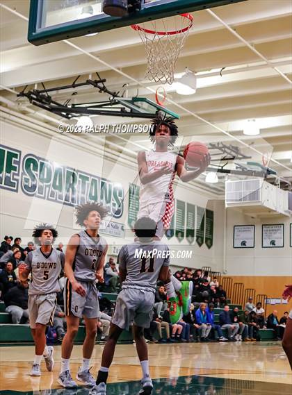 Thumbnail 2 in Bishop O'Dowd vs. Taft (MLK Classic @ De La Salle) photogallery.