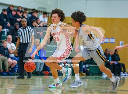 Thumbnail 3 in Bishop O'Dowd vs. Taft (MLK Classic @ De La Salle) photogallery.