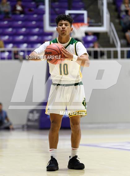 Thumbnail 2 in Davis vs. Kearns (UHSAA 6A Quarterfinal) photogallery.