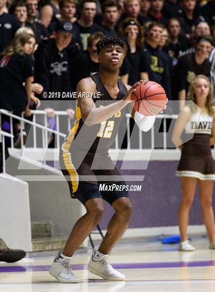 Thumbnail 3 in Davis vs. Kearns (UHSAA 6A Quarterfinal) photogallery.