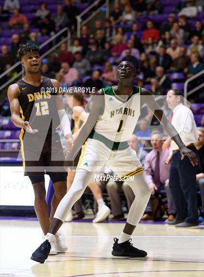 Thumbnail 2 in Davis vs. Kearns (UHSAA 6A Quarterfinal) photogallery.
