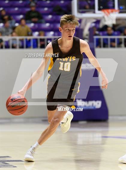 Thumbnail 3 in Davis vs. Kearns (UHSAA 6A Quarterfinal) photogallery.