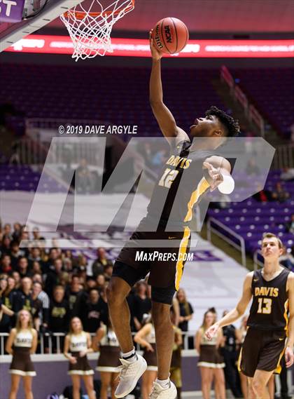 Thumbnail 1 in Davis vs. Kearns (UHSAA 6A Quarterfinal) photogallery.