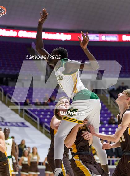 Thumbnail 1 in Davis vs. Kearns (UHSAA 6A Quarterfinal) photogallery.
