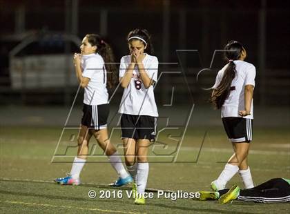 Thumbnail 3 in Verdugo Hills vs. Sotomayor (CIF LACS D3 Final) photogallery.