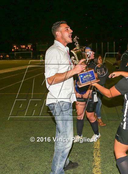 Thumbnail 2 in Verdugo Hills vs. Sotomayor (CIF LACS D3 Final) photogallery.
