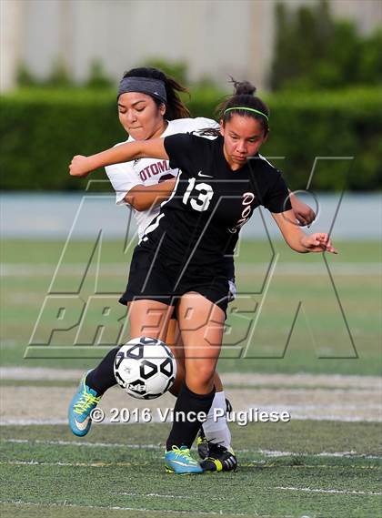 Thumbnail 2 in Verdugo Hills vs. Sotomayor (CIF LACS D3 Final) photogallery.