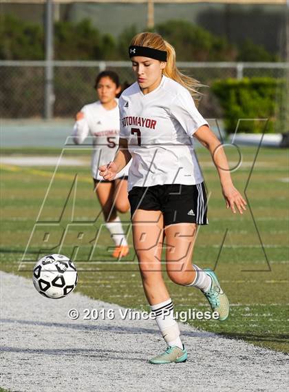 Thumbnail 3 in Verdugo Hills vs. Sotomayor (CIF LACS D3 Final) photogallery.