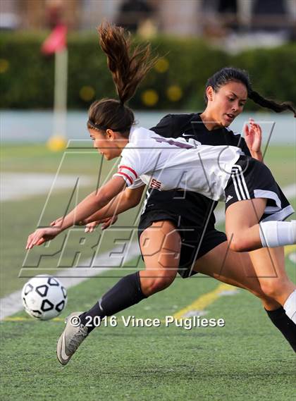 Thumbnail 2 in Verdugo Hills vs. Sotomayor (CIF LACS D3 Final) photogallery.