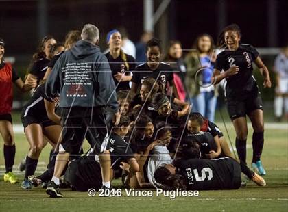 Thumbnail 3 in Verdugo Hills vs. Sotomayor (CIF LACS D3 Final) photogallery.