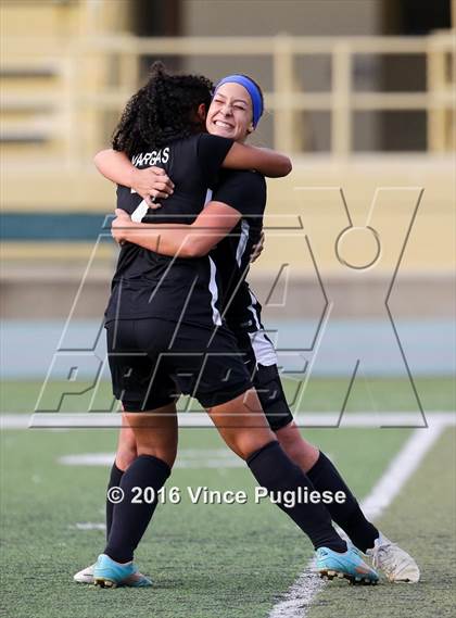 Thumbnail 3 in Verdugo Hills vs. Sotomayor (CIF LACS D3 Final) photogallery.