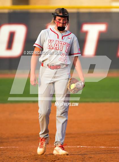 Thumbnail 3 in Tompkins vs Katy photogallery.