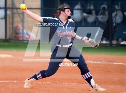 Thumbnail 3 in Tompkins vs Katy photogallery.