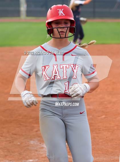 Thumbnail 2 in Tompkins vs Katy photogallery.