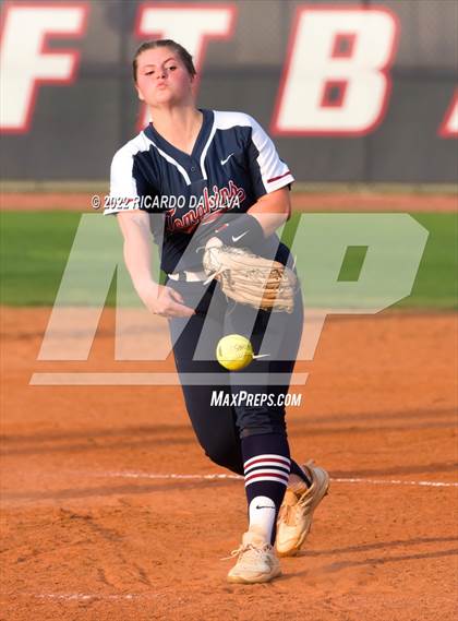 Thumbnail 2 in Tompkins vs Katy photogallery.
