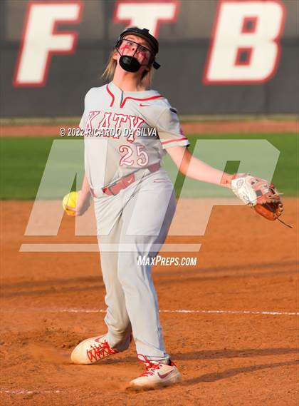 Thumbnail 3 in Tompkins vs Katy photogallery.
