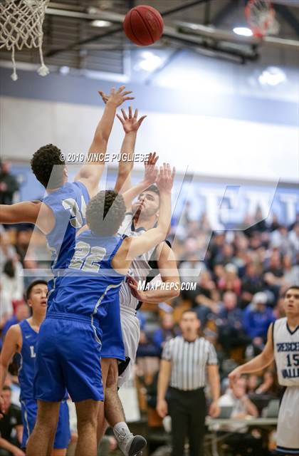 Thumbnail 2 in La Jolla Country Day @ Crescenta Valley (CIF Division III Regional Final) photogallery.