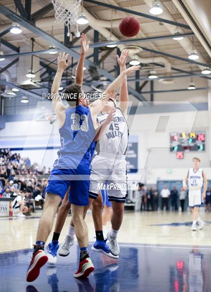 Thumbnail 2 in La Jolla Country Day @ Crescenta Valley (CIF Division III Regional Final) photogallery.