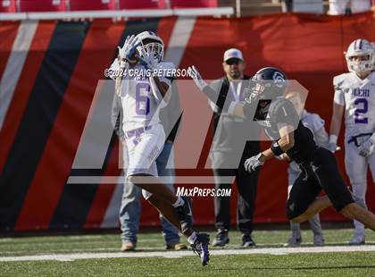 Thumbnail 3 in Corner Canyon vs. Lehi (UHSAA 6A Semifinal) photogallery.