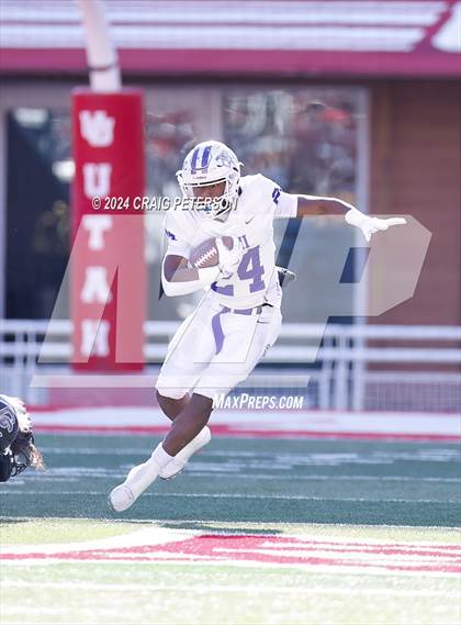 Thumbnail 1 in Corner Canyon vs. Lehi (UHSAA 6A Semifinal) photogallery.