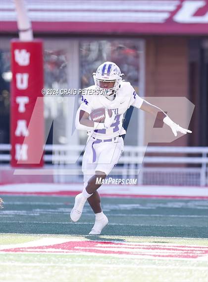Thumbnail 2 in Corner Canyon vs. Lehi (UHSAA 6A Semifinal) photogallery.