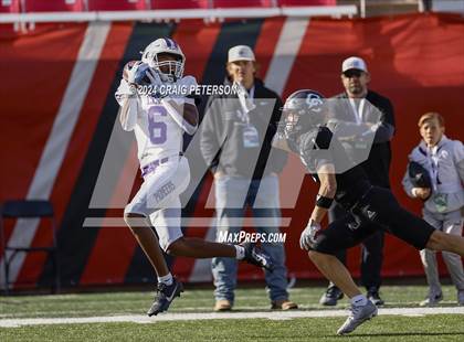 Thumbnail 1 in Corner Canyon vs. Lehi (UHSAA 6A Semifinal) photogallery.