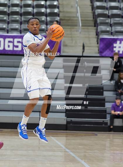 Thumbnail 1 in Battle @ Millwood (Hoopin on the Hill) photogallery.