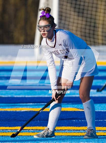 Thumbnail 2 in Garden City vs. Lakeland (NYSPHSAA Class B Final) photogallery.