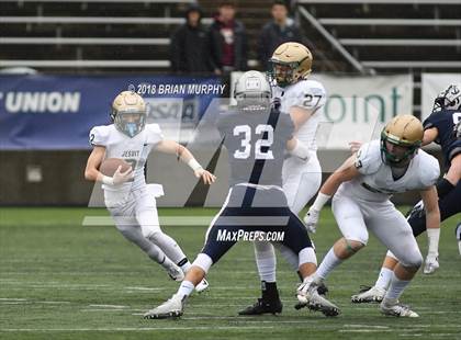 Thumbnail 2 in Jesuit vs Lake Oswego (OSAA 6A Semifinal) photogallery.