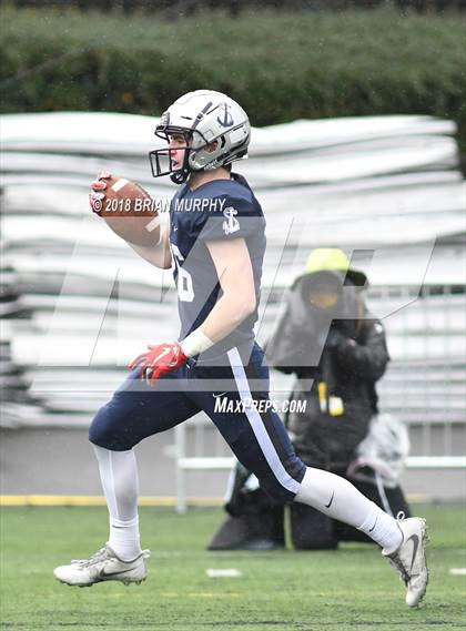 Thumbnail 3 in Jesuit vs Lake Oswego (OSAA 6A Semifinal) photogallery.