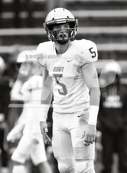 Thumbnail 3 in Jesuit vs Lake Oswego (OSAA 6A Semifinal) photogallery.