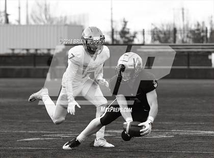 Thumbnail 3 in Jesuit vs Lake Oswego (OSAA 6A Semifinal) photogallery.