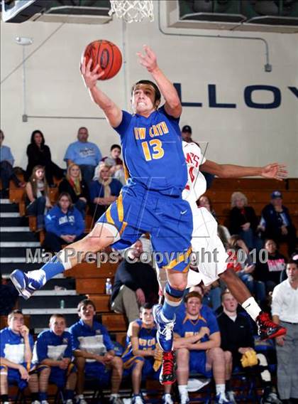 Thumbnail 3 in Holmes vs. Newport Central Catholic (Lloyd Memorial Semi Final) photogallery.