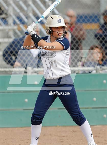 Thumbnail 2 in Clovis East vs. Selma photogallery.
