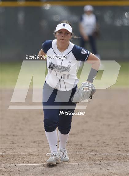 Thumbnail 2 in Clovis East vs. Selma photogallery.
