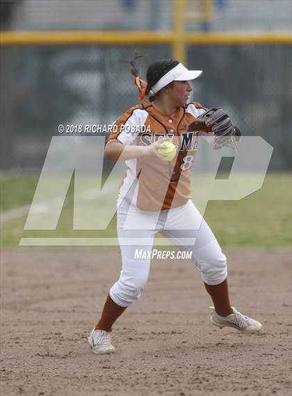 Thumbnail 3 in Clovis East vs. Selma photogallery.