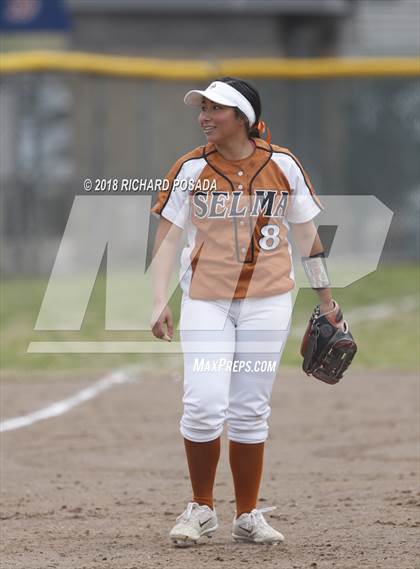 Thumbnail 2 in Clovis East vs. Selma photogallery.