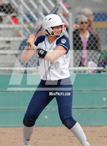 Thumbnail 3 in Clovis East vs. Selma photogallery.