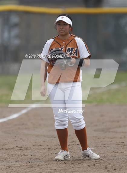 Thumbnail 2 in Clovis East vs. Selma photogallery.