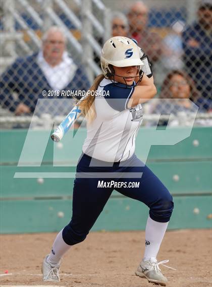 Thumbnail 3 in Clovis East vs. Selma photogallery.
