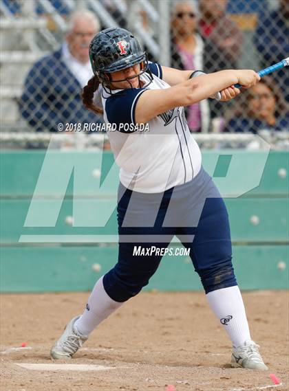 Thumbnail 3 in Clovis East vs. Selma photogallery.