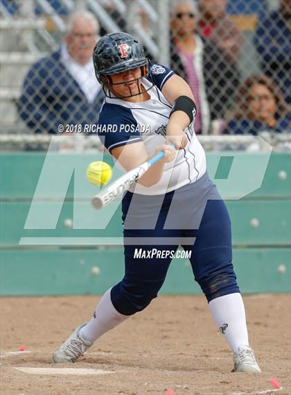 Thumbnail 2 in Clovis East vs. Selma photogallery.